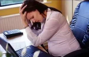 Ngồi lâu sẽ gây ra béo phì hoặc tích tụ mỡ nội tạng